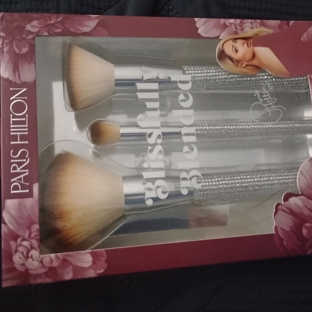Paris Hilton brushes